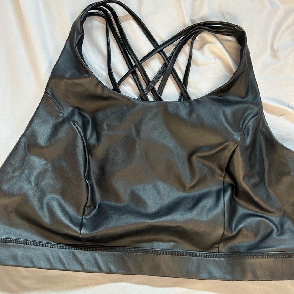 Torrid sports bra size 4
